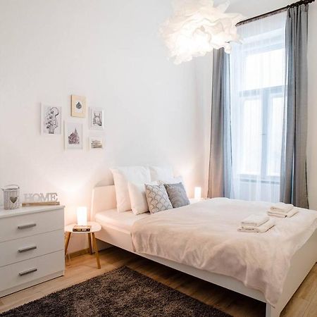 Comfy, Renewed 3 Bedroom Apt In Center Budapest Exteriör bild