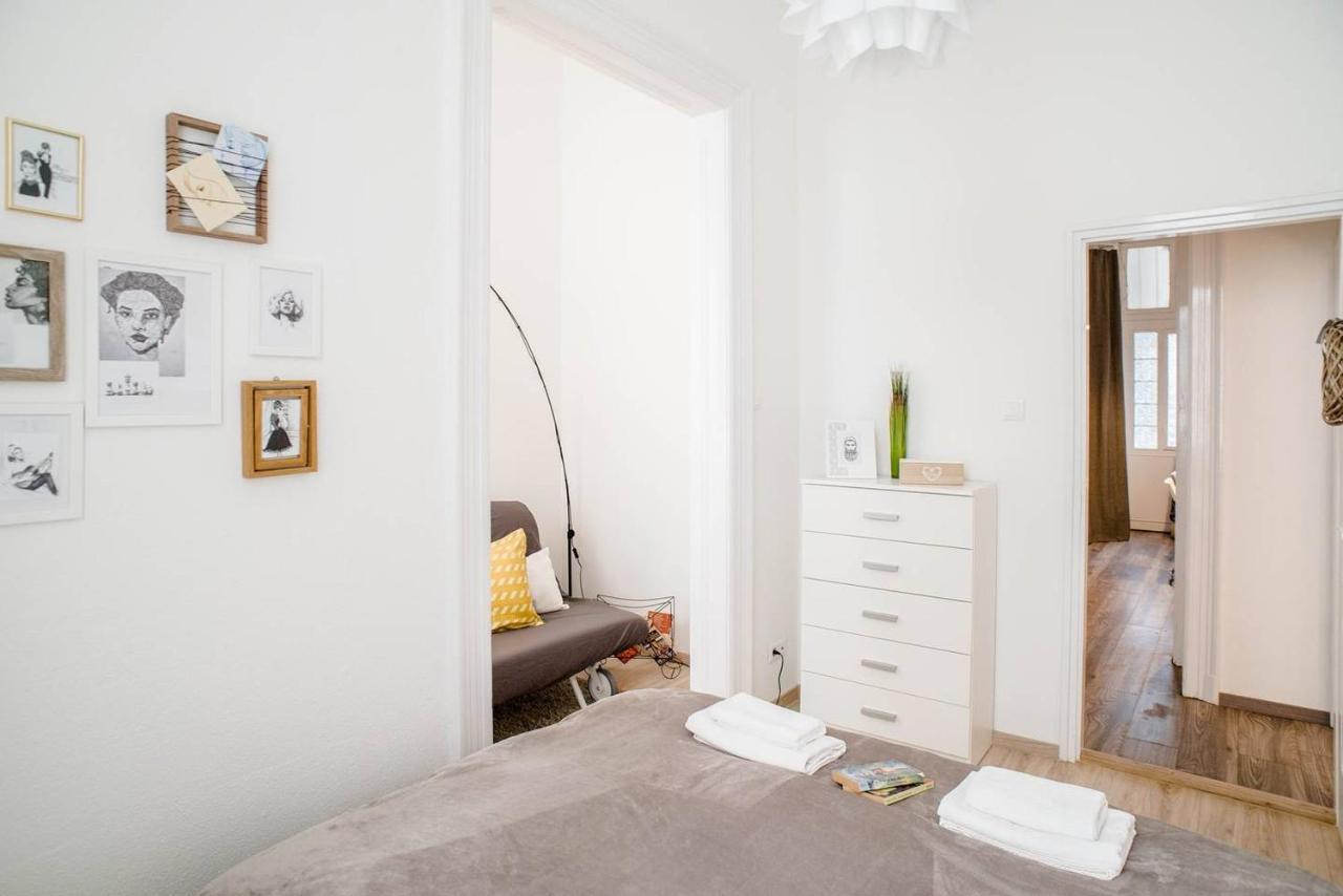 Comfy, Renewed 3 Bedroom Apt In Center Budapest Exteriör bild